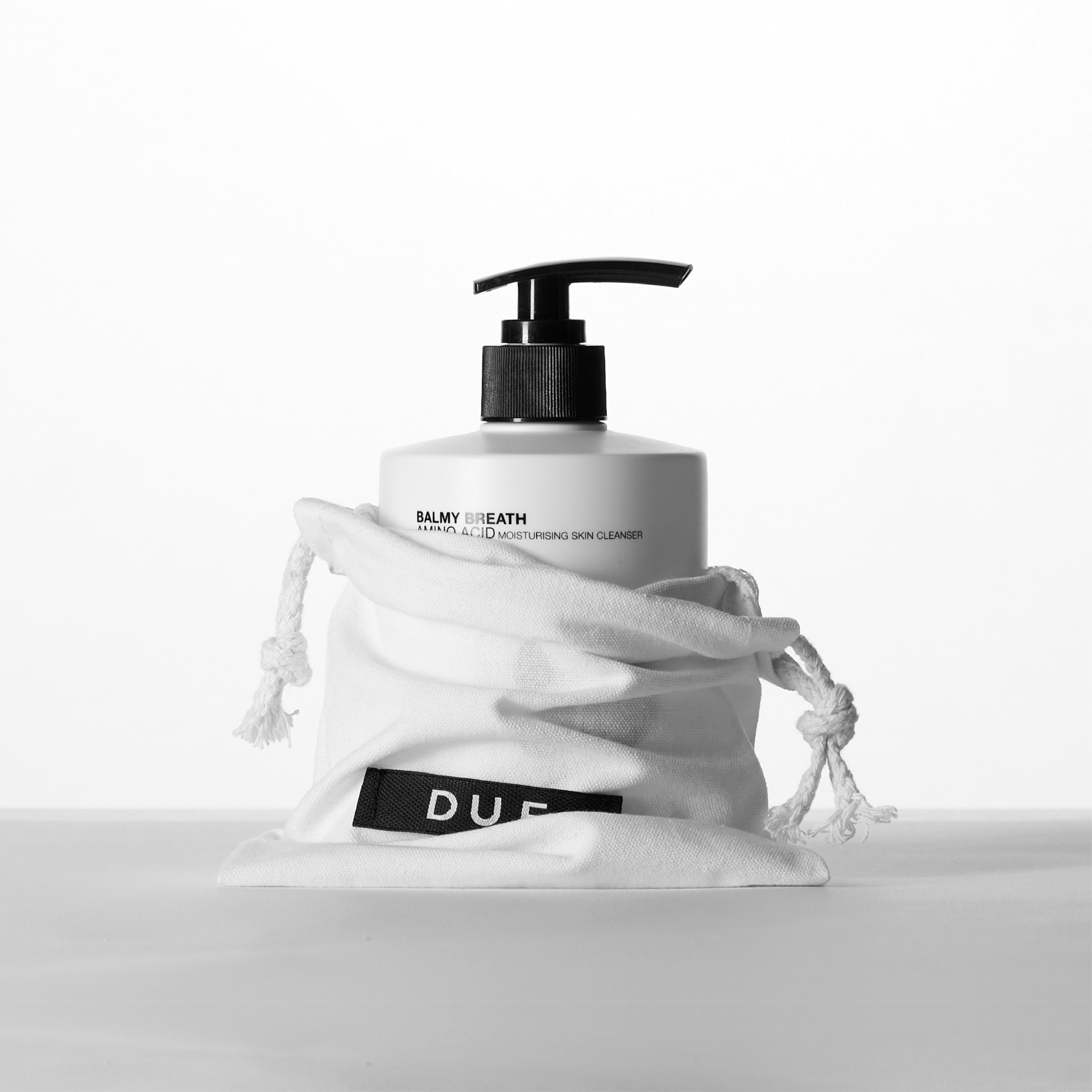 晞沐 胺基酸保濕沐浴露 480ml (裸瓶附贈棉麻束袋)